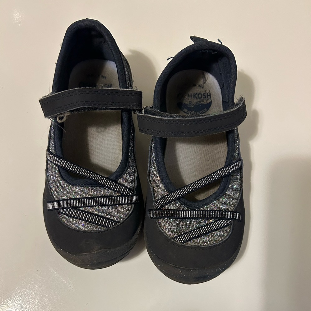 OshKosh B'Gosh girls Mary Jane shoes